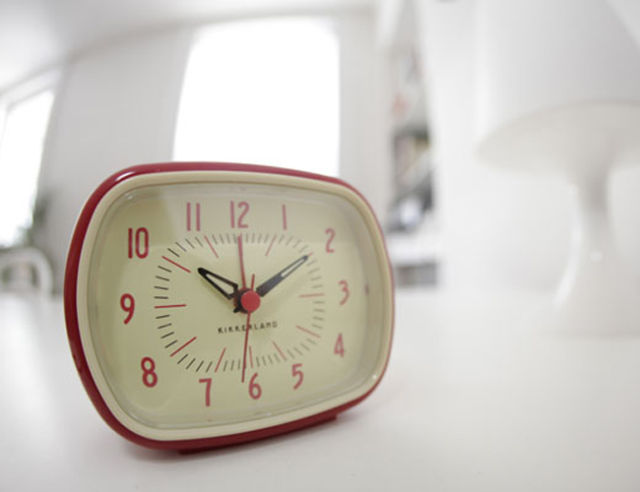 Retro Alarm Clock | alvaluz.com